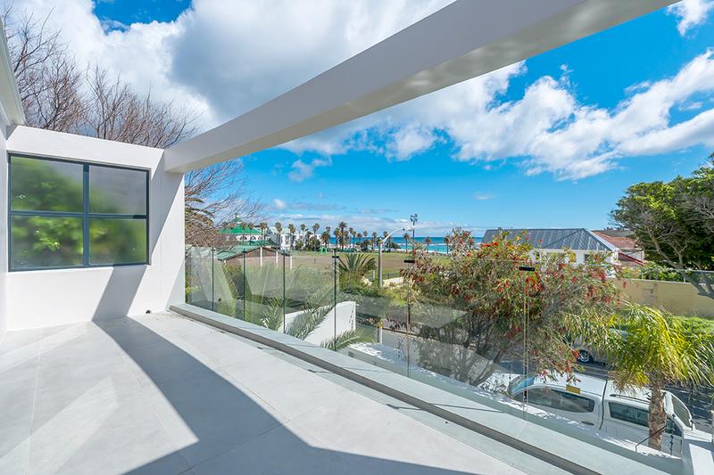 To Let 3 Bedroom Property for Rent in Camps Bay Western Cape